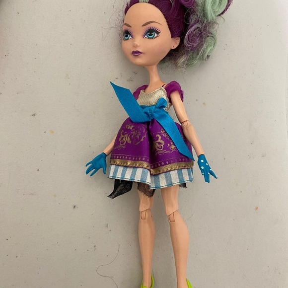 Ever After High Madeline Hatter 1st Chapter Doll - Picture 1 of 7